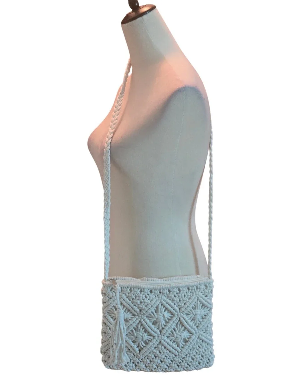 Boho Chic Handwoven Shoulder Bag Summer Beach Tote with Zipper Closure & Tassel